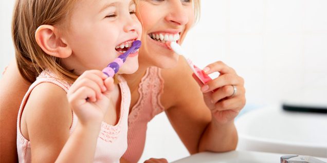 Educar para una correcta limpieza de dientes que mejore la higiene dental