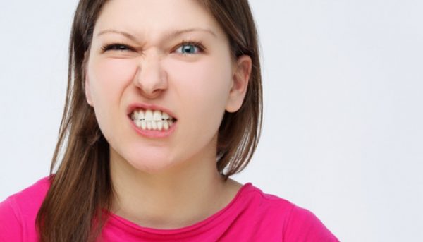 Bruxismo síntomas y tratamiento - Clínica dental especializada en Getxo