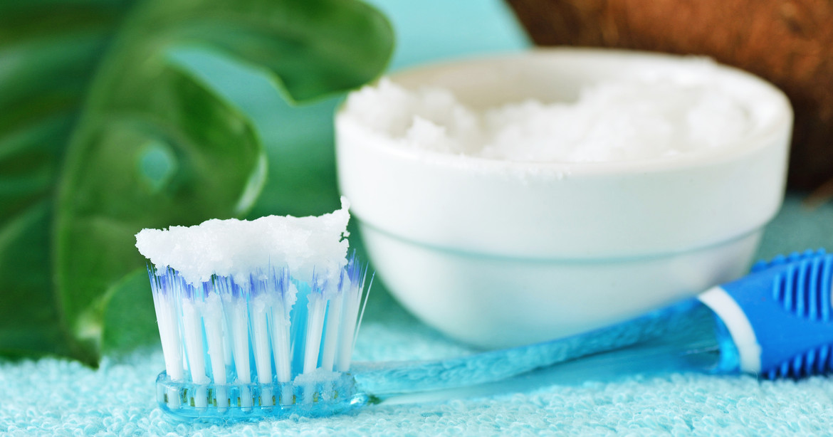 Bicarbonato: uno de los remedios caseros para eliminar los dientes con sarro