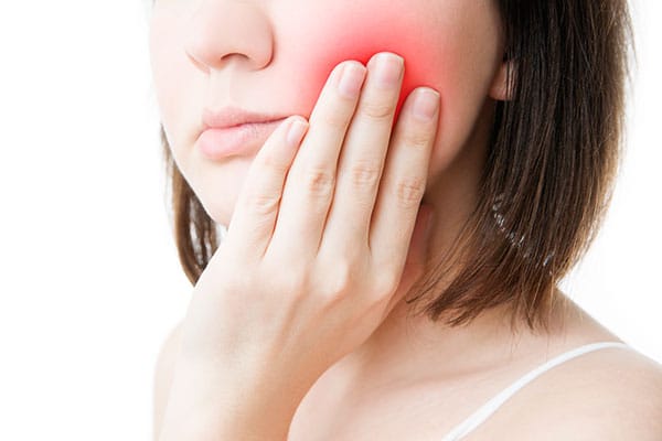 Dolor por absceso dental - Clínica dental Belén Pérez