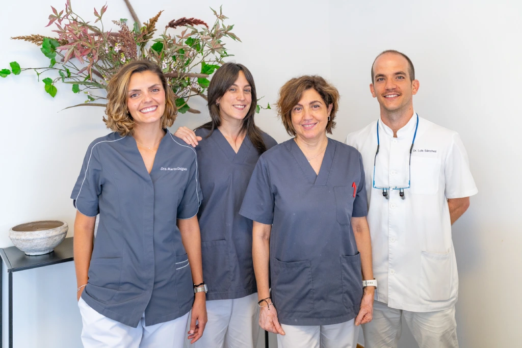 Equipo de la clínica dental Luis Sánchez Odontología Integral en Getxo